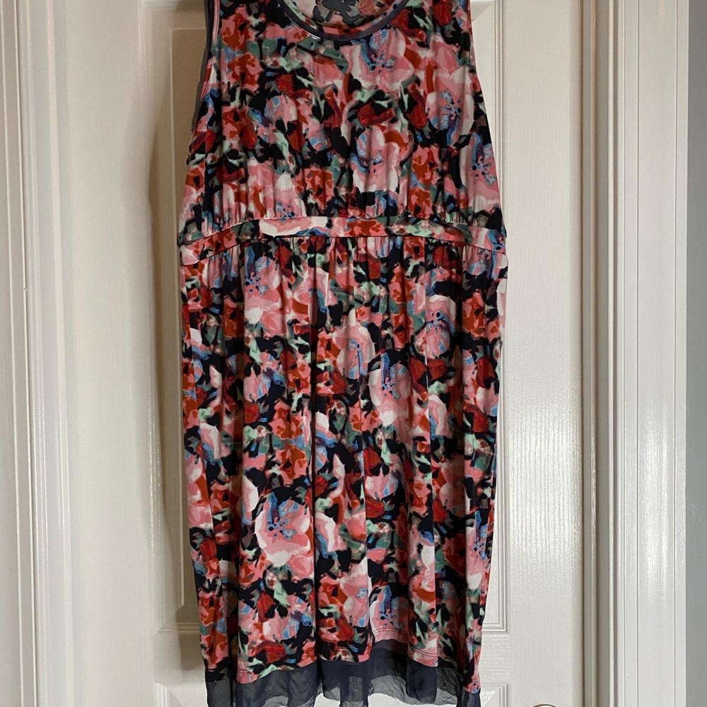 Simply Vera dress, size XL.  Watercolor design- red, black, green, blue